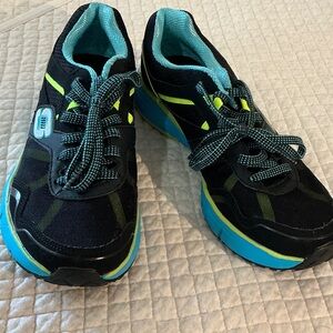 Puma Black and Teal Running Shoes